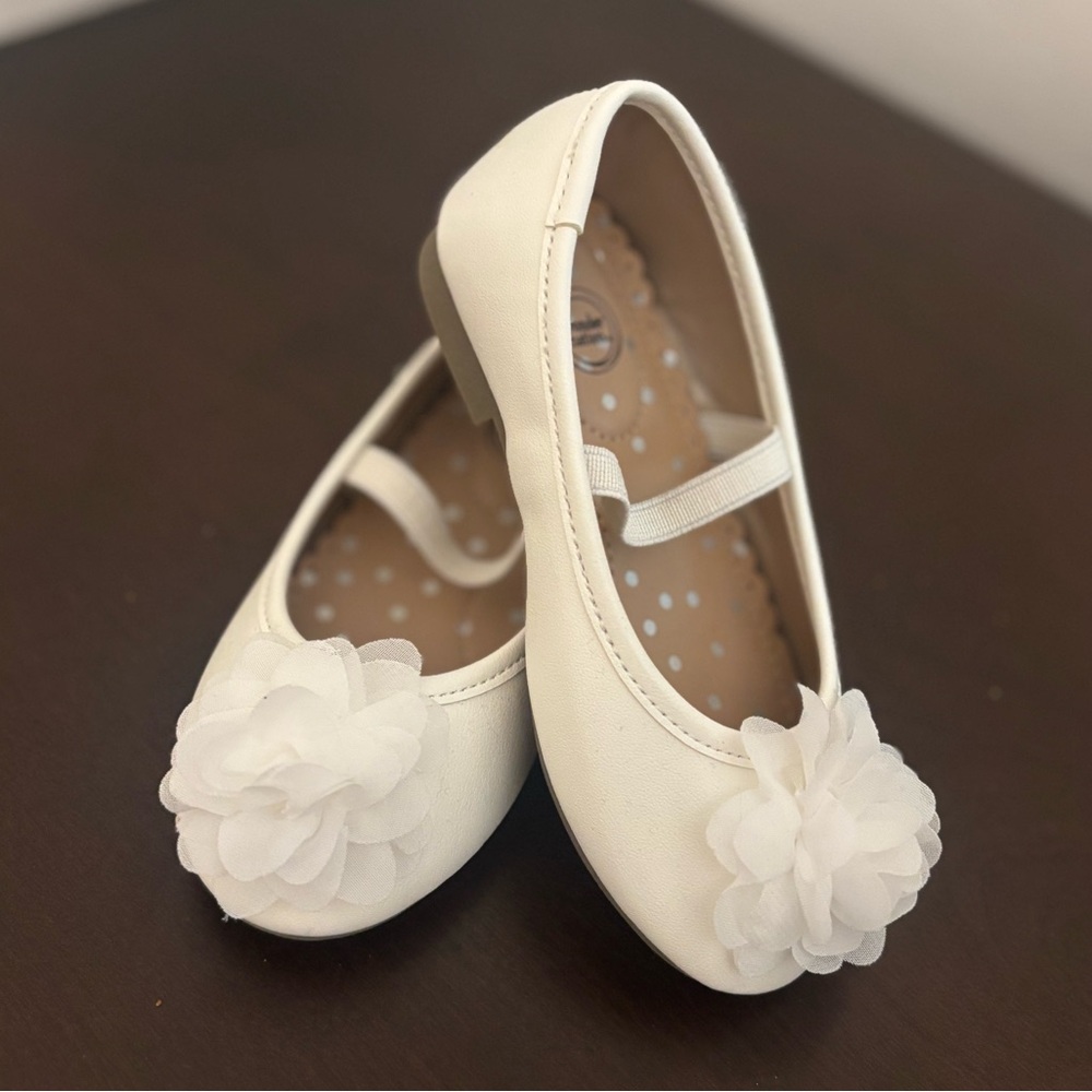 Wonder Nation Toddler Girl White Flower Ballet Flats, Size 7
